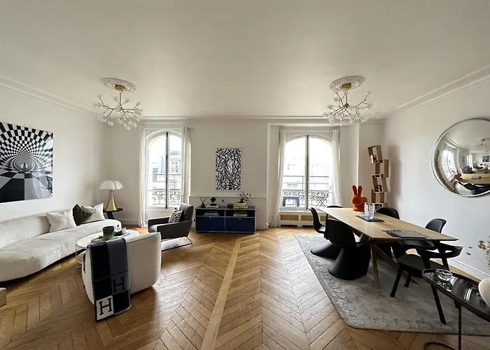 Luxury, Elegant, Eiffel Tower View *