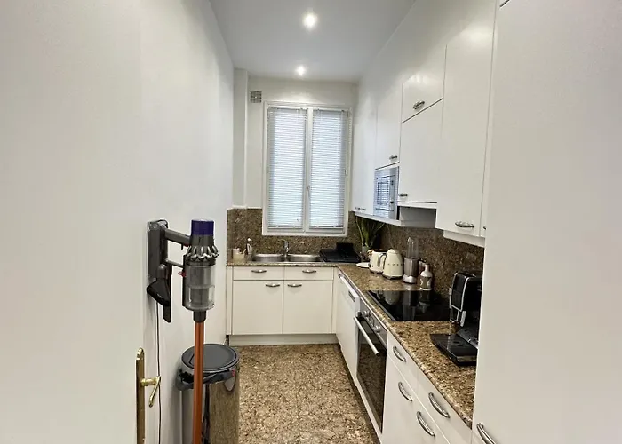 Luxury, Elegant, Eiffel Tower View פריז