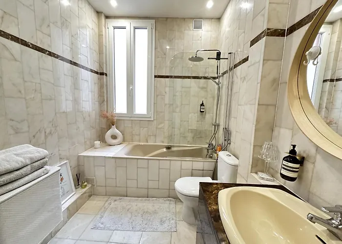 דירה Luxury, Elegant, Eiffel Tower View פריז